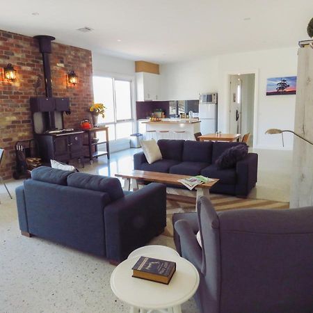 Bed and Breakfast Rooks Edge Gisborne Esterno foto